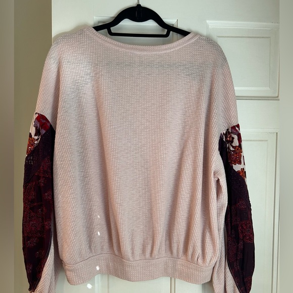 FREE PEOPLE TOP - Picture 2 of 6